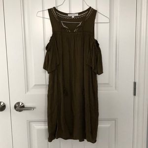 Love Tree Off the shoulder dress size small